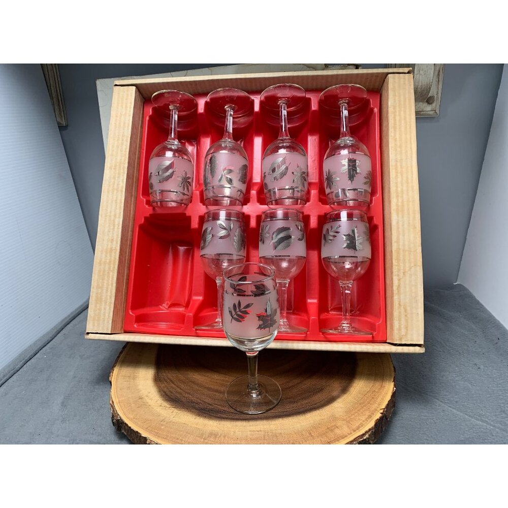 Libbey Silver Foliage 8-Piece Wine Glass Set 6 Oz Hostess Glassware Vintage USA